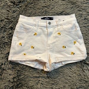 Hollister Flower Shorts Size 26 Ladies